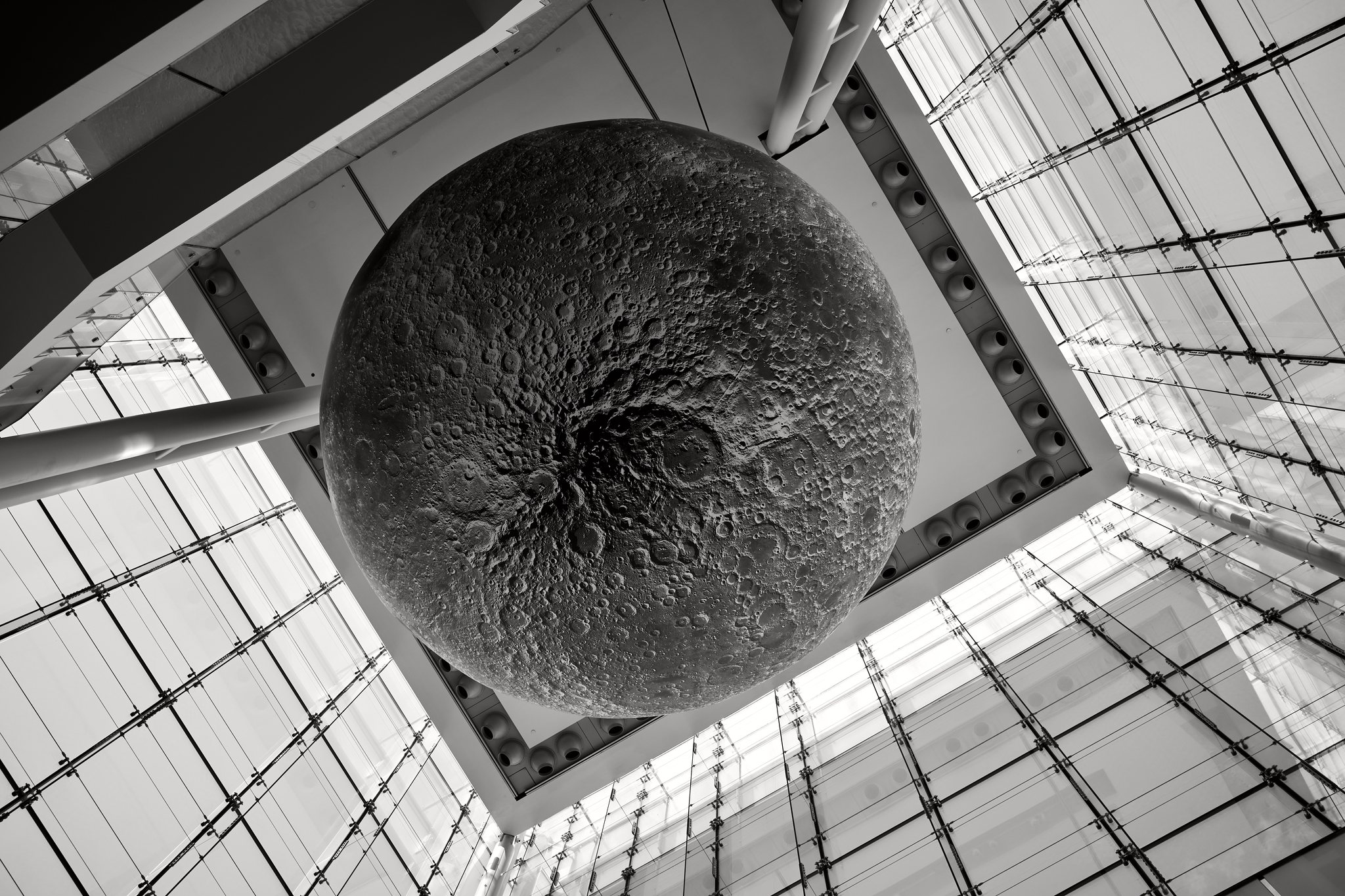 Ultra HDR version of the circular sculpture with brighter roof and reflective highlights.