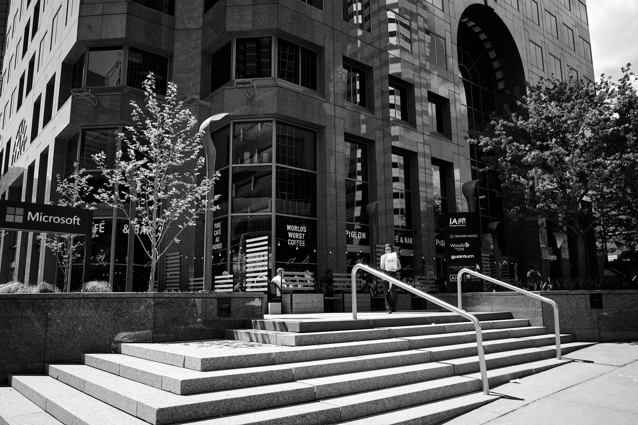 Ricoh GR III Web HDR export of the same downtown monochrome scene with brighter step highlights and preserved Monotone contrast.